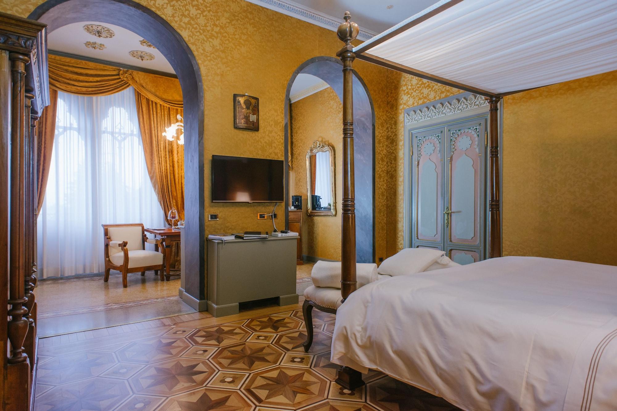 Relais & Chateaux Crespi Hotel