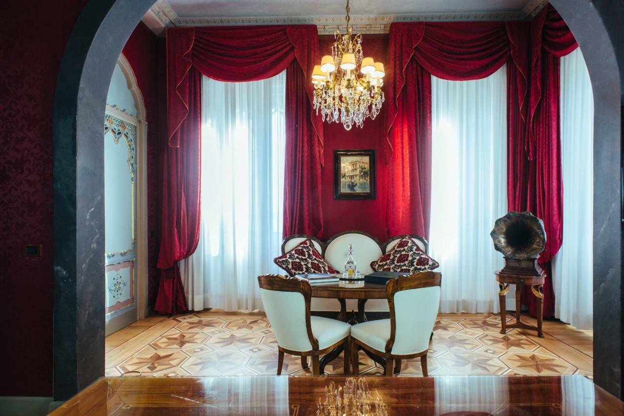 Relais & Chateaux Crespi Hotel 5*